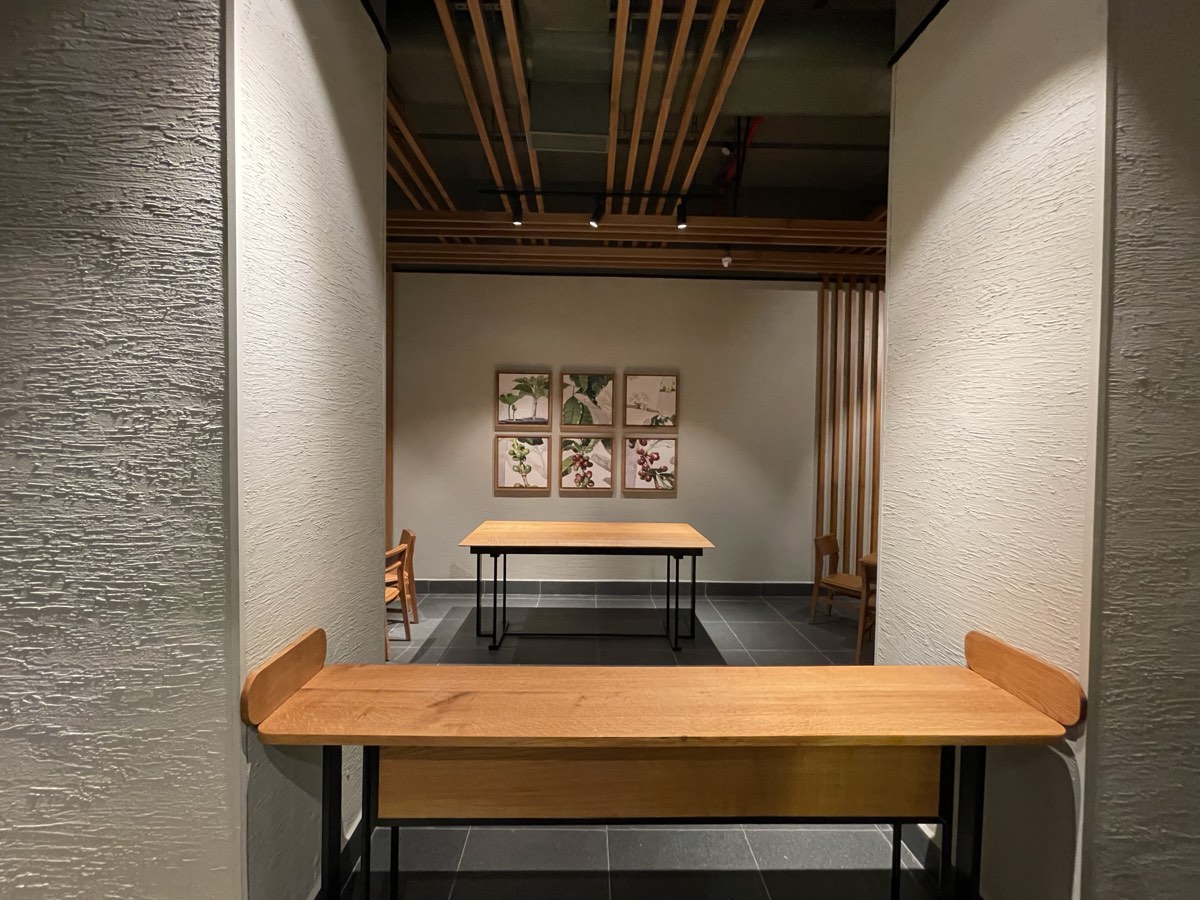 Tata Starbucks – Cunningham Road — image 1